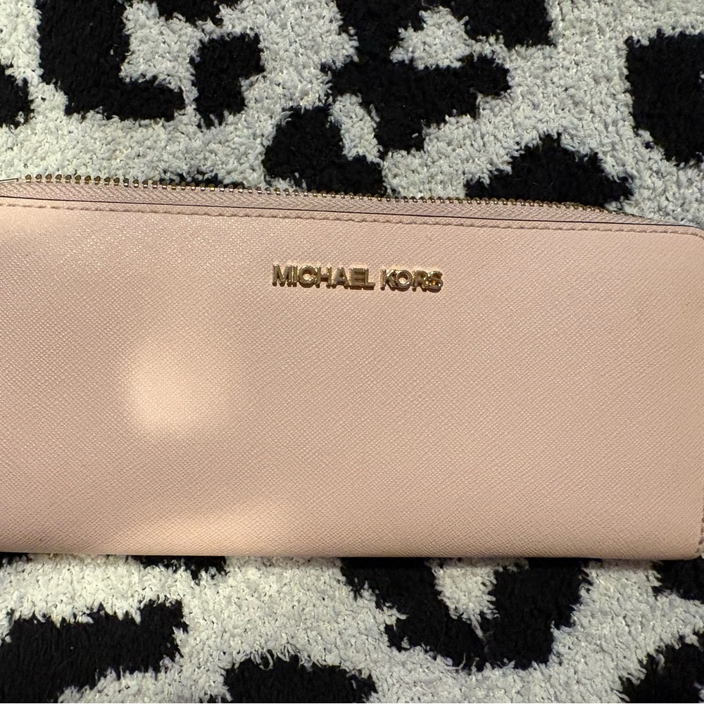 Michael Kors Blush Pink Wallet